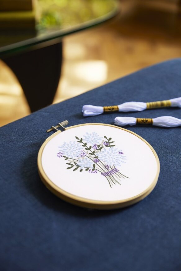 DMC Hand-tied Blooms Embroidery Kit