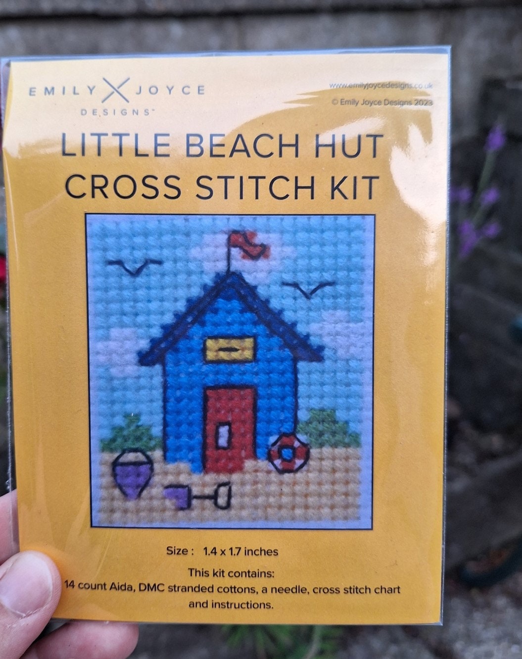 Little Beach Hut Cross Stitch Kit